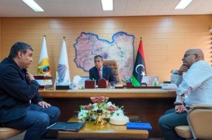 رئيس جهاز النهر الصناعي يبحث الميزانية مع مندوب ديوان المحاسبة