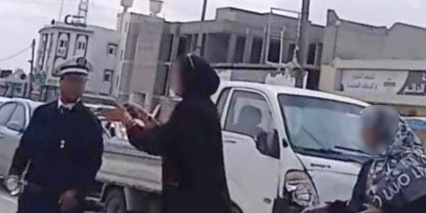 ضبط امرأة تهجّمت على رجل مرور في طرابلس وإحالتها للنيابة