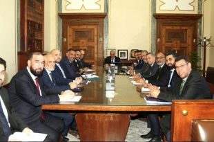 المصرف المركزي يناقش خطة توفير السيولة النقدية وتطوير الخدمات المصرفية