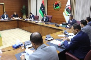 أيو جناح يبحث تقييم الوضع الوبائي الراهن خلال اجتماع مع السائح