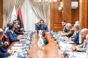 قادربوه  يعقد اجتماعا بشأن التجاوزات  في طباعة الكتاب المدرسي 