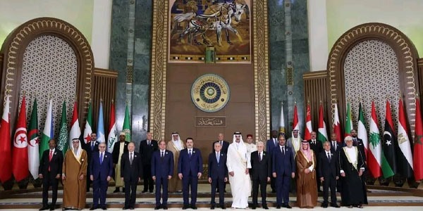 انطلاق القمة العربية ببغداد بحضورٍ ضعيف