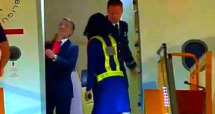 "ماكرون" يُقرُّ بصفعة زوجته له ويعتبرها "مزاج بين زوجين"