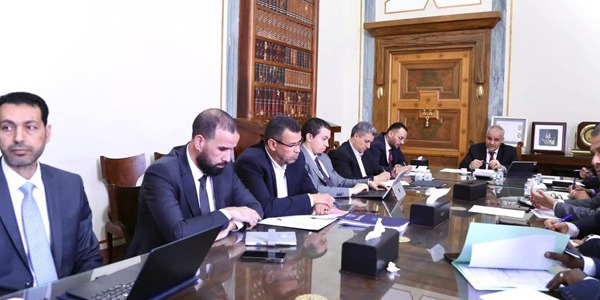 محافظ المركزي يجتمع بمدراء المصارف لبحث تخفيض عمولة الدفع الإلكتروني