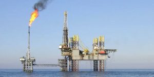 النفط يقفز بعد تقارير عن ضربة إسرائيلية لإيران وبرنت بـ66 دولارا