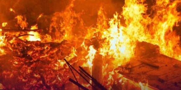 احتراق منزلين في الاصابعة وجهود مكثفة للإطفاء