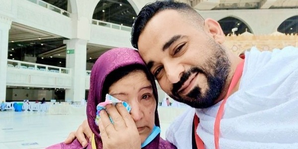 بعد 17 عامًا من العزيمة والإصرار: مسنة ليبية تختم حفظ القرآن كاملا