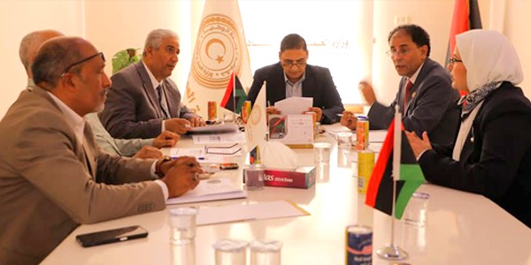 تعزيز التعاون بين وزارة العمل والتأهيل وشركات القطاع الخاص