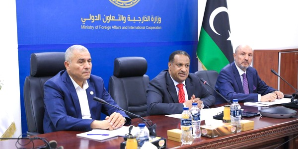 اجتماع بالخارجية لبحث تسهيل أوضاع الليبيين في الخارج