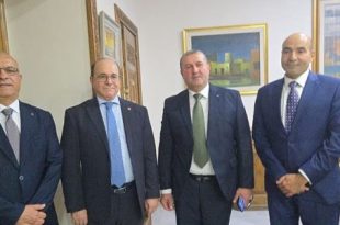 الفزاني يبحث تعزيز التعاون مع تونس في قطاعي السياحة والصناعات التقليدية