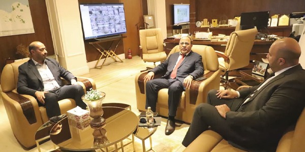 الخليج العربي تبحث مع إس إل بي تعزيز الإنتاج وتطوير الحقول الهامشية