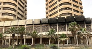 حريق بمجمع ذات العماد جراء قذيفة سقطت على المقر