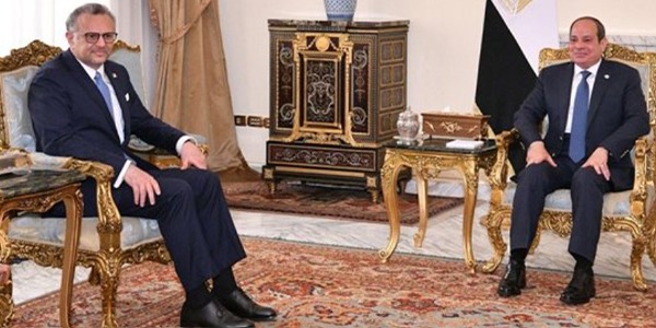 السيسي : مصر الأكثر تضرراً من عدم استقرار ليبيا، وتدعم الحل الليبي