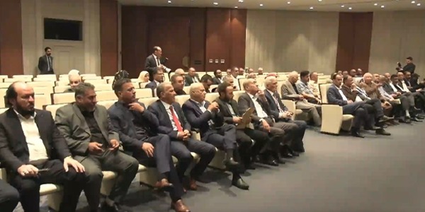 نحو 50 عضوا من المجلس يحضرون جلسة النواب