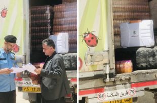 حملة تفتيش مكثفة على شاحنات نقل المواد الغذائية في الجبل الأخضر لضمان سلامة السلع