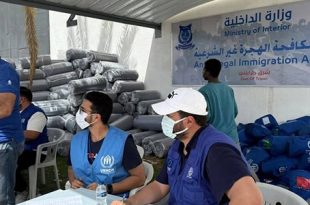توزيع مساعدات إنسانية على نزلاء مركز إيواء المهاجرين شرق طرابلس