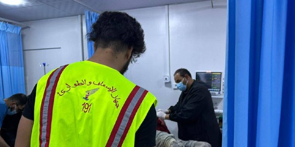 نجاة 10 مهاجرين غير شرعيين بعد غرق قاربهم قبالة سواحل زوارة
