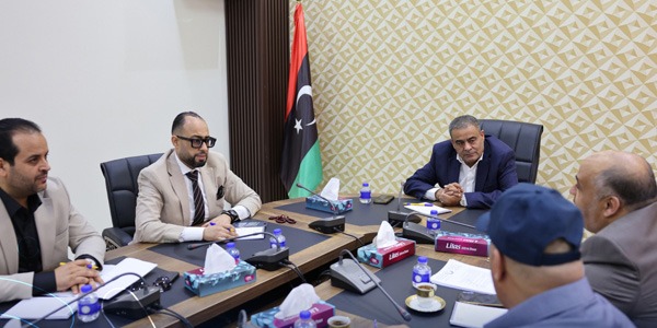 الشهوبي يبحث خطة عودة الحياة ببلديات سهل الجفارة