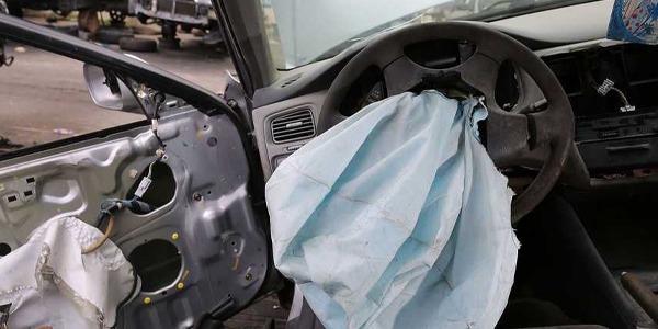 فلوريدا: تعويض 3 ملايين دولار لضحية وسادة تاكاتا الهوائية المعيبة