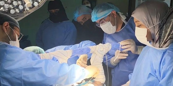 عملية جراحية ناجحة لطفل رضيع في المستشفى الجامعي طرابلس