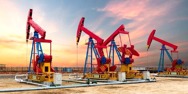 أسعار النفط تتراجع 1% وبرنت يسجل 67 دولارا للبرميل
