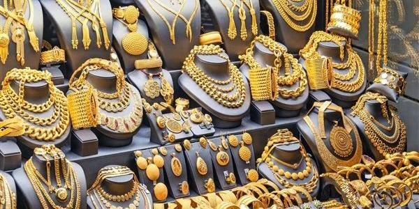 أسعار الذهب تواصل ارتفاعها القياسي   