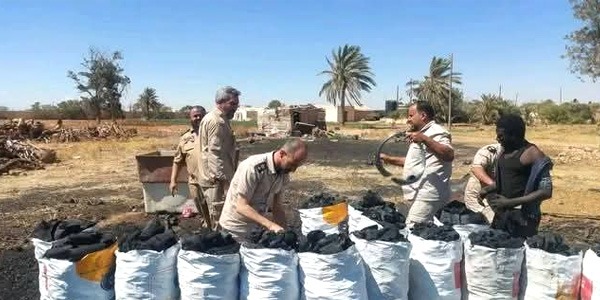 ضبط مزرعة مخالفة تُعدّ لإنتاج الفحم وقطع الأشجار في منطقة الطلحية ببنغازي