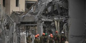 صواريخ إيران تنهمر على دولة الاحتلال وإصابات وأضرار بمحطات كهرباء