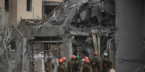 صواريخ إيران تنهمر على دولة الاحتلال وإصابات وأضرار بمحطات كهرباء