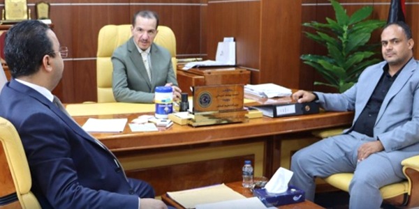 وزيرا التخطيط والتعليم يناقشان ترتيبات طباعة الكتاب المدرسي للعام المقبل