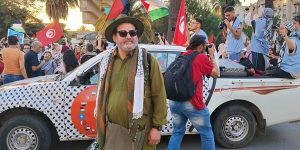 قافلة الصمود تدخل الاراضي الليبية في طريقها إلى غزة 