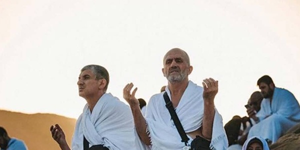 توافد الحجاج الليبيين إلى صعيد عرفات وسط أجواء إيمانية وروحانية عظيمة