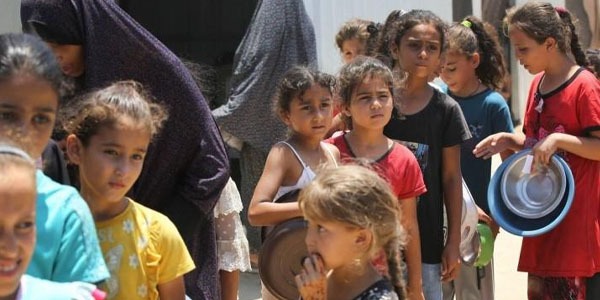منظمة الفاو والأغذية العالمي يحذران من مستوى حرج للجوع في غزة