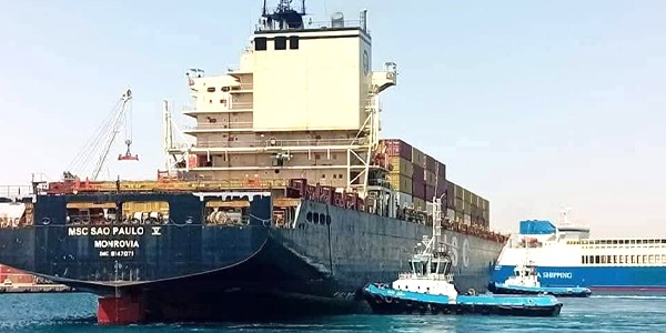 ميناء الخمس يستقبل أحد أكبر الحاويات في تاريخه