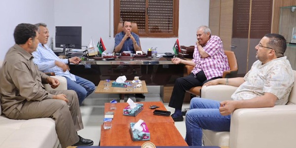 وكيل وزارة الحكم المحلي تبحث تعزيز الخدمات ببلديات الجبل الغربي