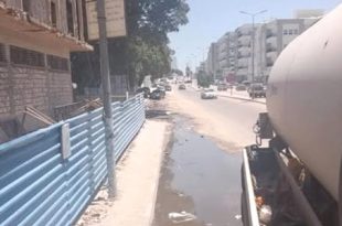 تصريف الزيوت سبب انسداد خط صرف صحي بالبيضاء 