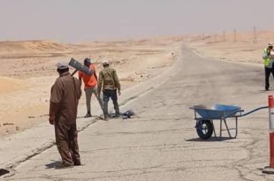 شباب الجفرة يرممون طريق زلة ودان في مبادرة تطوعية 