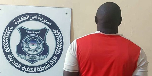 الكفرة: ضبط أجنبي بحوزته خمور ومبلغ مالي مشبوه
