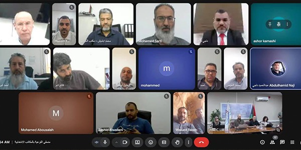 ادارة التوعية بمفوضية الانتخابات تواصل الاستعداد لتوزيع بطاقة