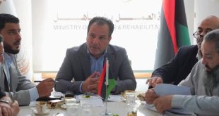 وزارتي العمل والخدمة المدنية تتابعان ملف الشركات المتعثرة