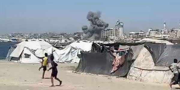 24 قتيلًا في قصف إسرائيلي على استراحة للنازحين في غزة