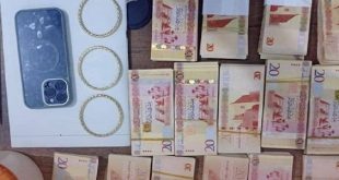 مراهق يسرق ذهب جدَّته لشراء "آيفون" و"بلايستيشن"