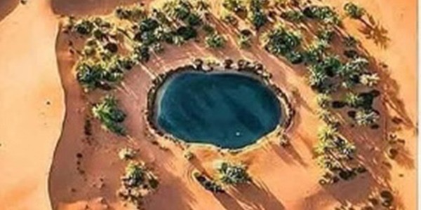 قبرعون.. بُحيرة لا تُغرقُ زائريها