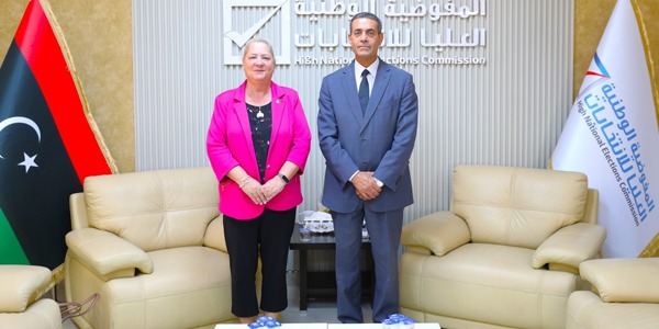 السايح يبحث مستجدات العملية الانتخابية وانتخابات البلديات مع سفيرة كندا