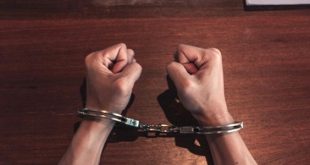 إنفاذ القانون: القبض على مطلوب للعدالة في قضية قتل