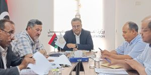 النظر في عقود أعضاء هيئة التدريس المغتربين خلال اجتماع بوزارة العمل