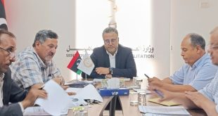 النظر في عقود أعضاء هيئة التدريس المغتربين خلال اجتماع بوزارة العمل