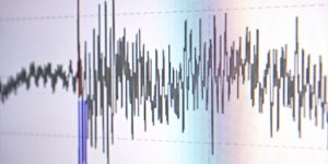 زلزال قوي يضرب إندونيسيا وآخر يهز جنوب إسبانيا دون تسجيل أضرار