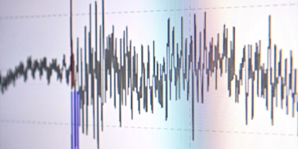 زلزال قوي يضرب إندونيسيا وآخر يهز جنوب إسبانيا دون تسجيل أضرار