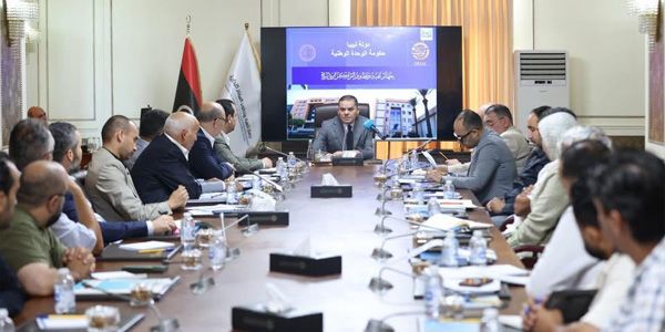 الدبيبة يتفقد سير تنفيذ المشاريع ويدعو لتسريع تجهيز المستشفيات